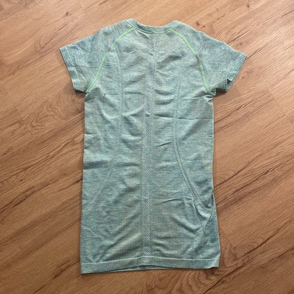 Run Swiftly Tech Tee - Picture 2 of 3